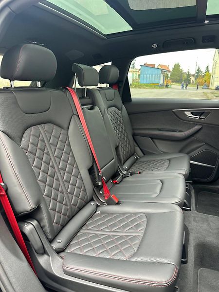 Audi Q7 (2024) S-LINE QUATTRO V ZÁRUCE 360 - fotka 15 z 39