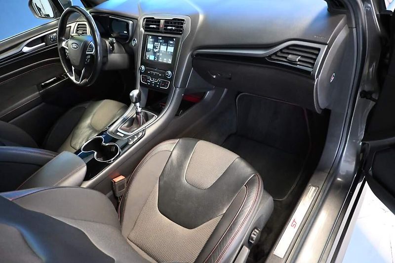 Ford Mondeo (2018) 2.0 ST-LINE 132 KW LED ACC Taž - fotka 10 z 36