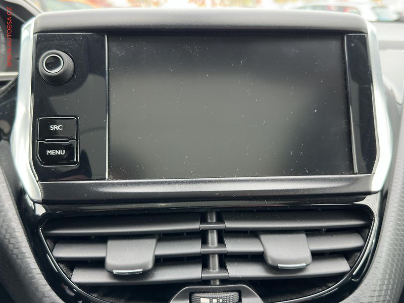 Peugeot 2008 (2019) 1.2PT, Crossway, navi, panor - fotka 14 z 19