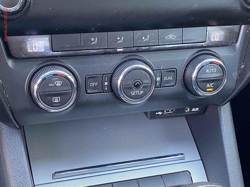 Škoda Octavia (2013) 1.4 TSi, Ambition, AC, park - fotka 14 z 17