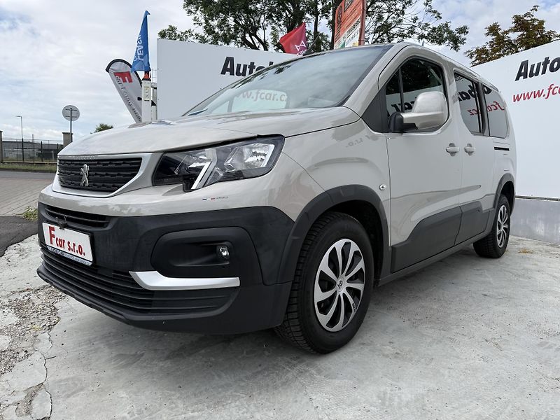 Peugeot Rifter (2020) 1.2 PureTech 7 míst ser.knížka - fotka 3 z 23