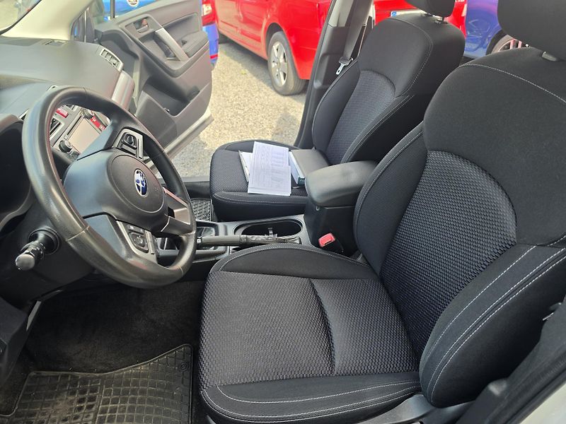 Subaru Forester 2.0 i AWD TZ Kamera  - fotka 13 z 19