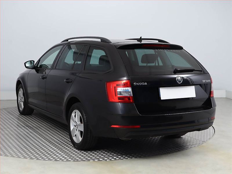 Škoda Octavia (2018) 2.0 TDI, Automat, Navi - fotka 4 z 17
