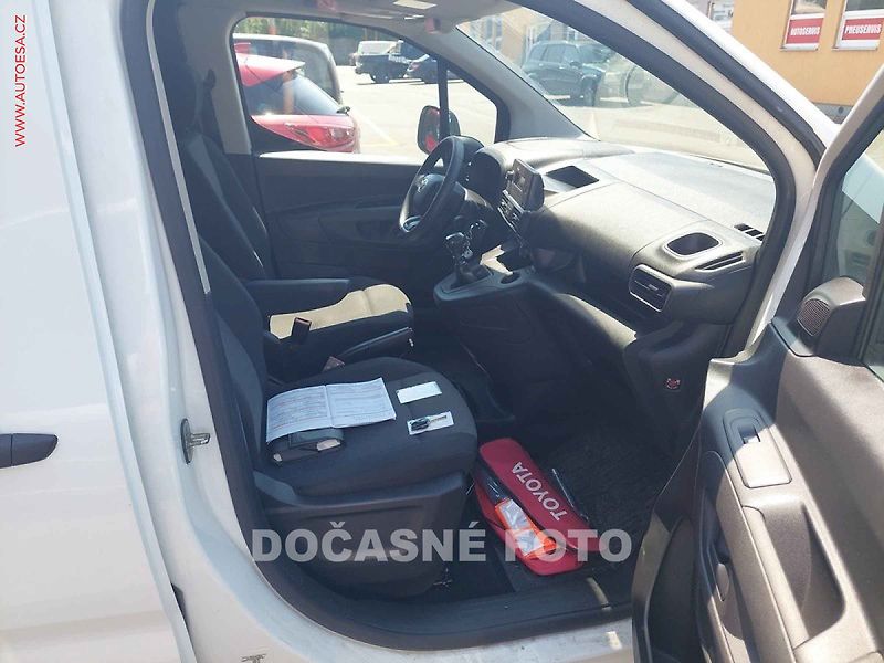 Toyota ProAce City (2022) 1.5D-4D MAXi, 1.maj,ČR, AC - fotka 7 z 7