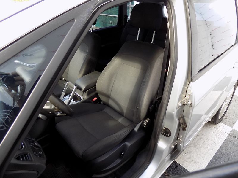 Ford S-MAX (2008) 2.0TDCi/klimatizace/ - fotka 13 z 33