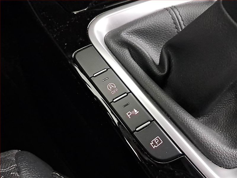 Kia XCeed (2024) 1.5 T-GDI - fotka 16 z 19