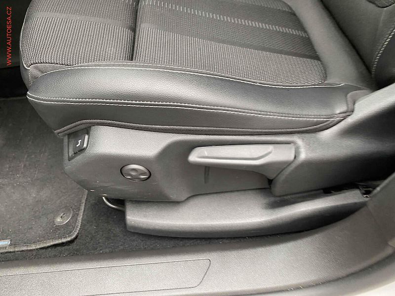 Opel Grandland (2023) 1.5 CTDi, Elegance, AT, +ALU - fotka 14 z 19