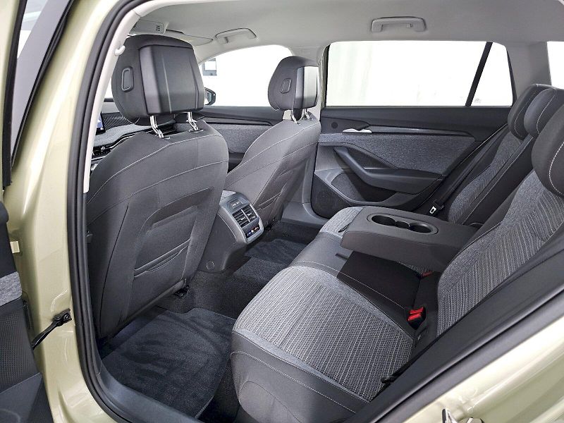 Škoda Superb (2025) COMBI 1.5TSi SELECTION CITY TA - fotka 6 z 34