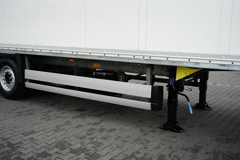 Schmitz (2020) IZOTERMA + WINDA / XL / ROLETA - fotka 15 z 24