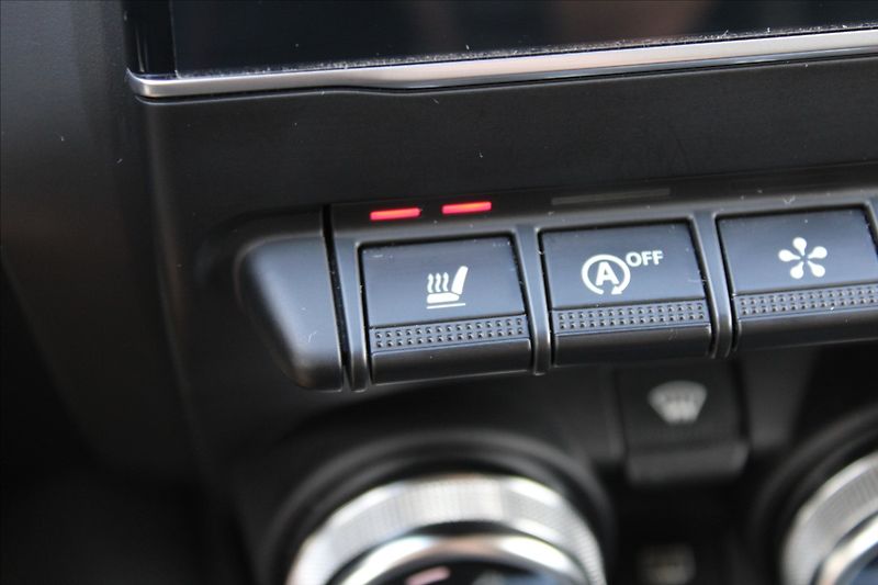 Renault Captur 1,3 TCe  1.MAJ,AUTOMAT,INTENS - fotka 18 z 35