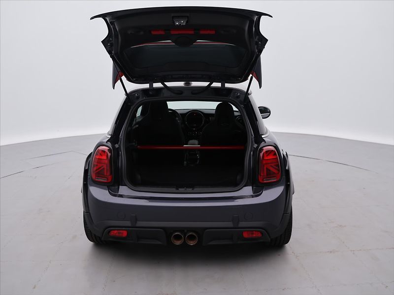 Mini Cooper 2,0 225kW JCW GP3 CZ DPH - fotka 9 z 32