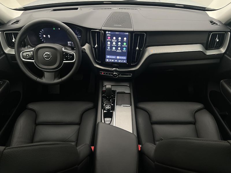 Volvo XC60 T8 AWD ULTRA DARK AUT CZ - fotka 2 z 47