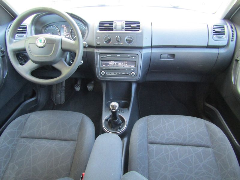 Škoda Roomster (2012) 1.6 TDI 66kW - fotka 15 z 37