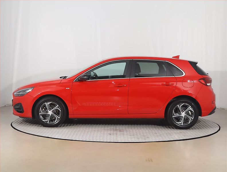 Hyundai i30 (2024) 1.5 T-GDI MHEV - fotka 3 z 20