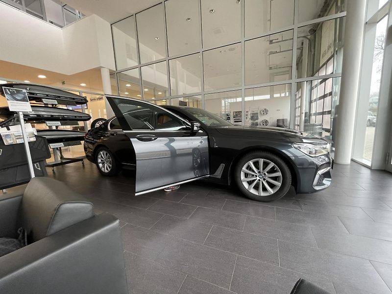 BMW Řada 7 (2018) 740Ld xDrive, 137k, perfektní - fotka 3 z 19