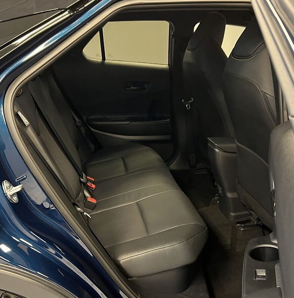 Toyota C-HR 2,0 HYBRID AT AWD EXECUTIVE PR - fotka 14 z 19