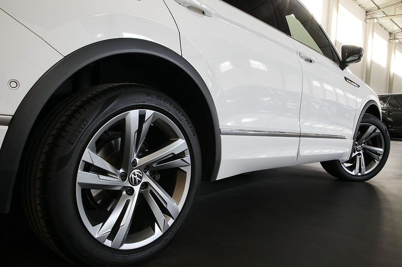 Volkswagen Tiguan Allspace 2.0TSI 140kW 4x4 DSG R-Line TZ - fotka 11 z 39