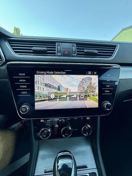 Škoda Superb (2023) 2,0TDi 147kW STYLE DSG TAŽNÉ - fotka 22 z 23