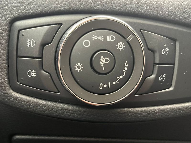Ford S-MAX 2.5 Duratec FHEV TITANIUM - fotka 21 z 60