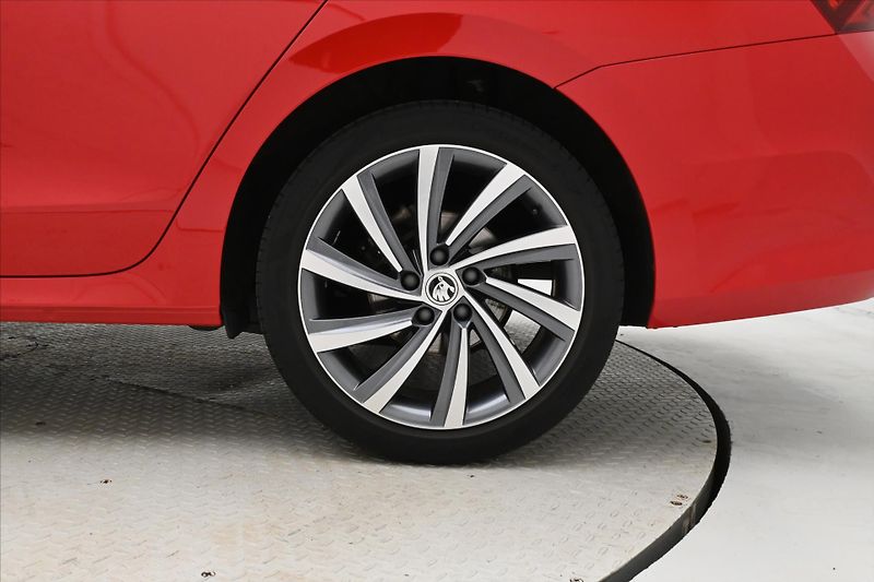 Škoda Octavia 1,0 TSI e-TEC 81kW DSG Style Z - fotka 33 z 33