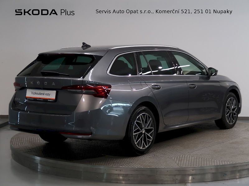 Škoda Octavia (2024) TOP SELECTION 1.5TSI 110KW - fotka 2 z 41