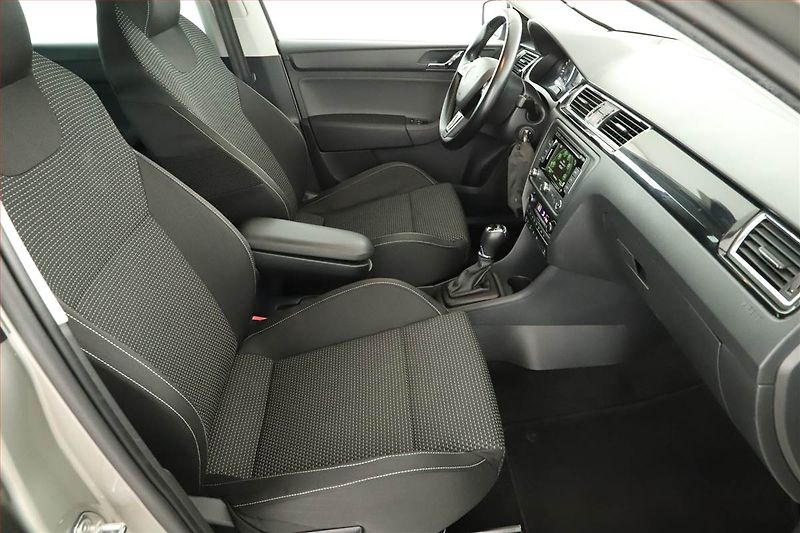 Škoda Rapid (2014) Spaceback 1.6 TDI, Automat - fotka 7 z 15