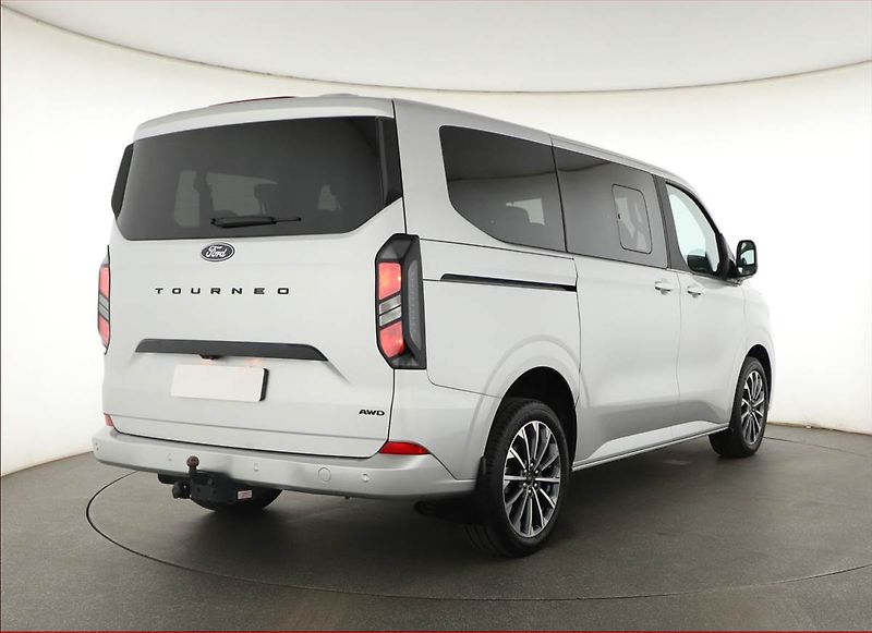 Ford Tourneo Custom (2025) 2.0 EcoBlue AWD - fotka 5 z 19