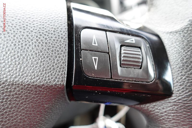 Opel Zafira (2010) 1.6i, ČR, AC, temp - fotka 16 z 23