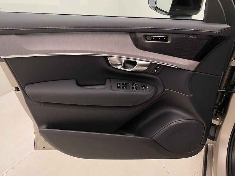 Volvo XC90 (2026) B5 AWD AUT DARK PLUS 7míst - fotka 7 z 67