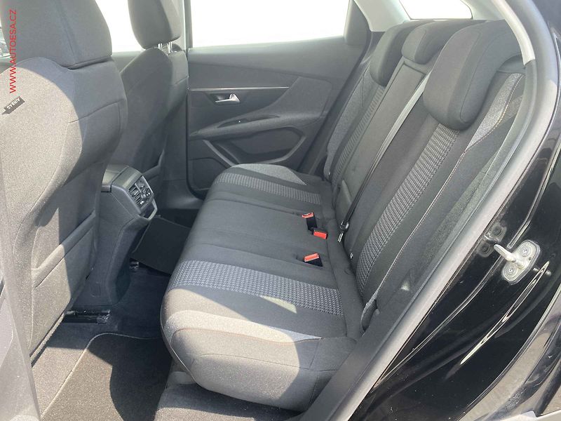Peugeot 3008 (2020) 1.2 PT, Active, AT, TZ, navi - fotka 10 z 19