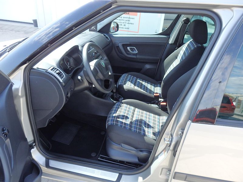 Škoda Roomster 1.2 TSI 63 kW KLIMA, ESP - fotka 6 z 16
