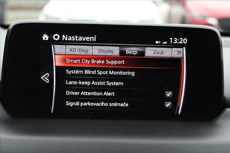 Mazda CX-5 2,5 i  1MAJ,A/T,4x4,REVOLUTION - fotka 15 z 47