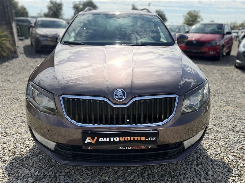 Škoda Octavia TDI DSG F1 NAVI, EL.KUFR - fotka 2 z 34