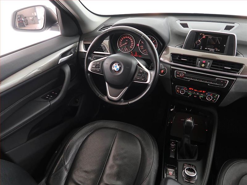 BMW X1 (2016) sDrive18d, Automat, Kůže - fotka 7 z 21