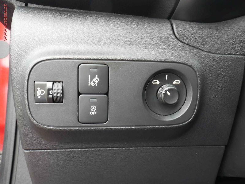 Citroën C3 (2020) 1.2 PT, 1.maj,ČR, Feel - fotka 13 z 16