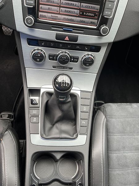 Volkswagen Passat CC 2.0 TDi Highline 1.Majitel ČR - fotka 19 z 30