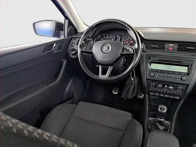 Škoda Rapid (2015) Spaceback 1.2 TSI, Tempomat - fotka 7 z 19