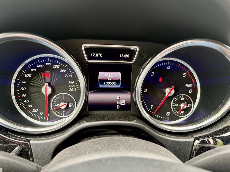 Mercedes-Benz GLE 250d 4M AMG Airmatic - fotka 46 z 53
