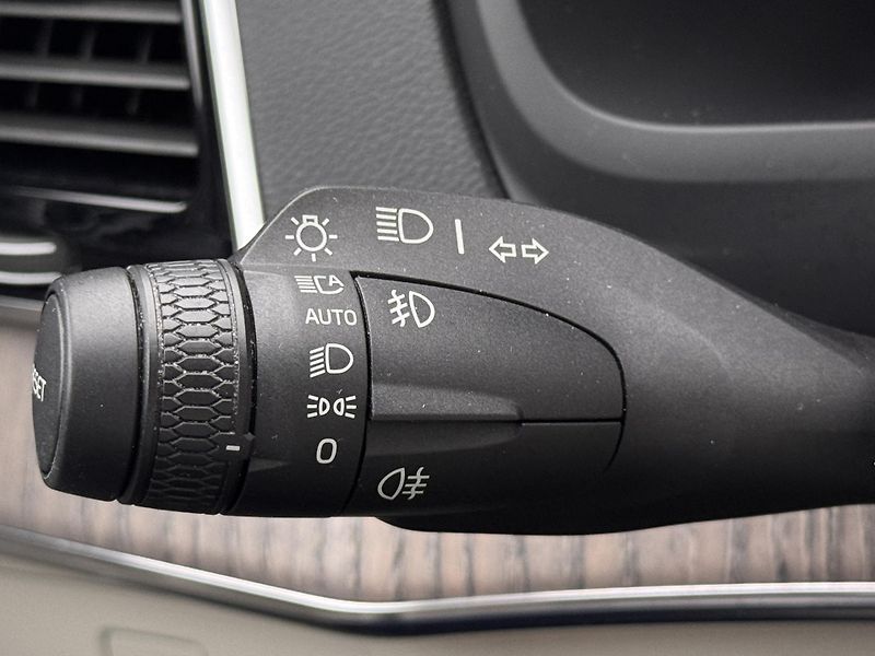 Volvo XC90 B5 AWD ULTIMATE AUT  - fotka 32 z 52