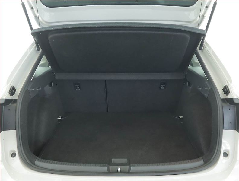 Volkswagen Taigo (2022) Life 1.0 TSI, Automat - fotka 14 z 17