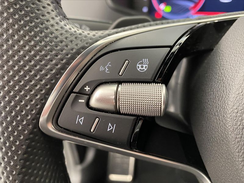 Škoda Karoq 2,0 TDI 110kW DSG SportLine - fotka 20 z 28