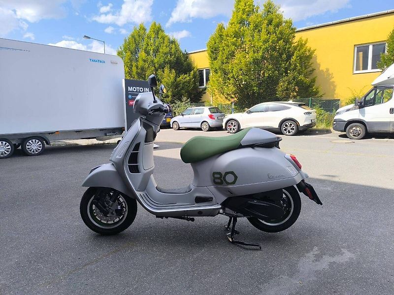 Vespa (2026) GTS 310 Ottantesimo - fotka 4 z 13