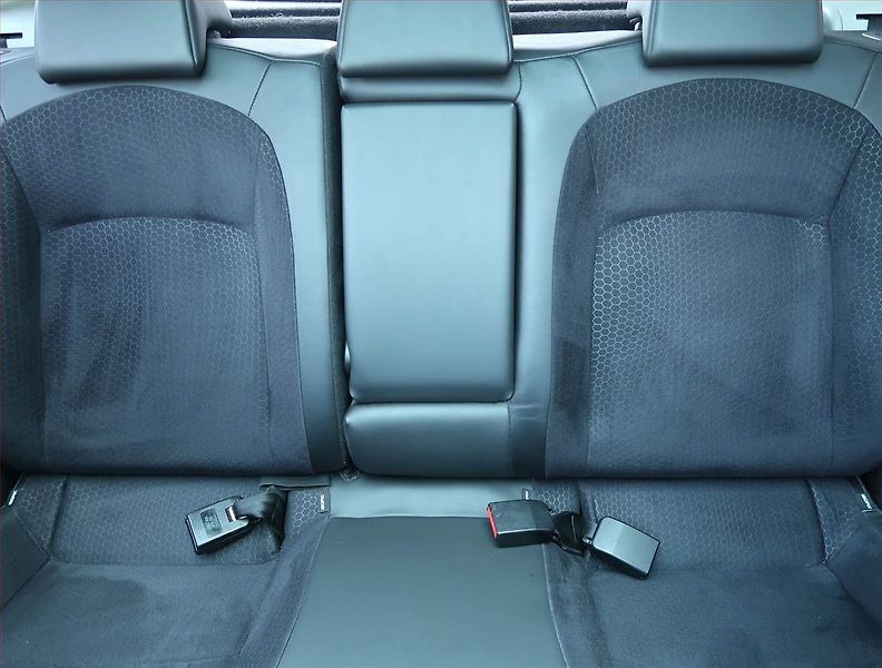 Nissan Qashqai (2013) 1.6, Tempomat, Park. senzory - fotka 10 z 15