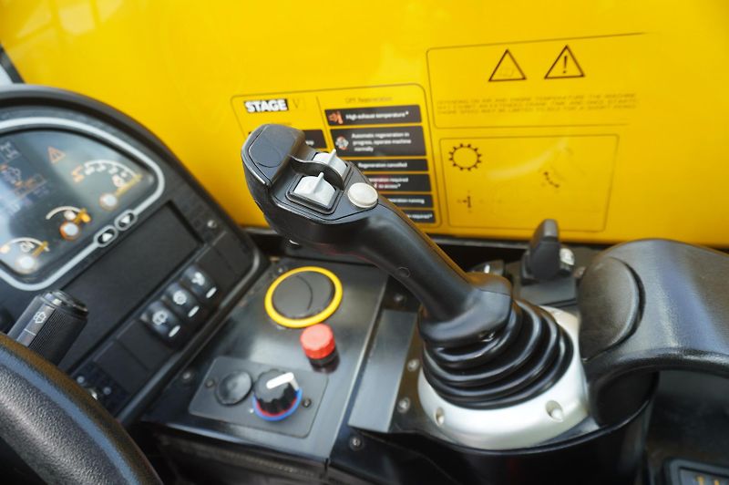 JCB (2022) 525-60T5 / 2022 / 860 MTH! - fotka 20 z 24