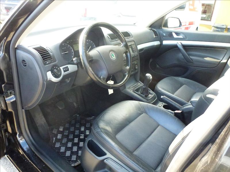 Škoda Octavia 1,9 TDI Pěkná - Bez koroze!!! - fotka 17 z 50