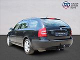 Škoda Octavia 1,6 MPI  TAŽNÉ,ELEGANCE - náhled 7