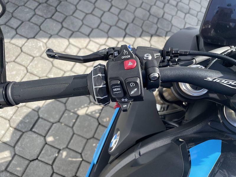 BMW (2026) S 1000 R - fotka 12 z 13