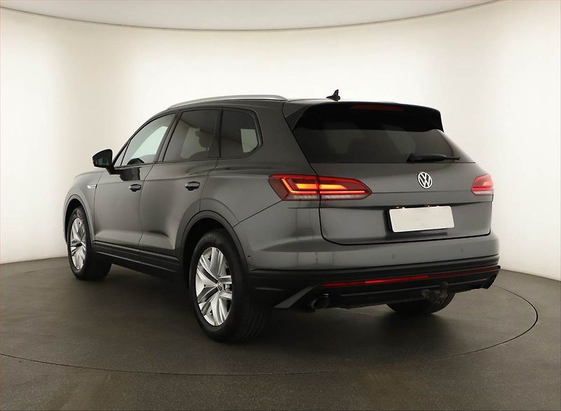 Volkswagen Touareg (2020) 3.0 TDI - fotka 4 z 21