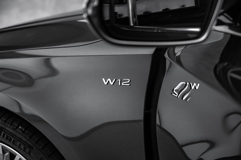 Audi A8 6,3 W12 L Max výbava - fotka 11 z 31