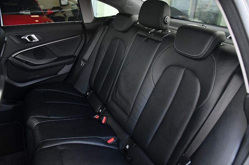 BMW Řada 2 218d TAŽNÉ HUD ČR 1M - fotka 20 z 41